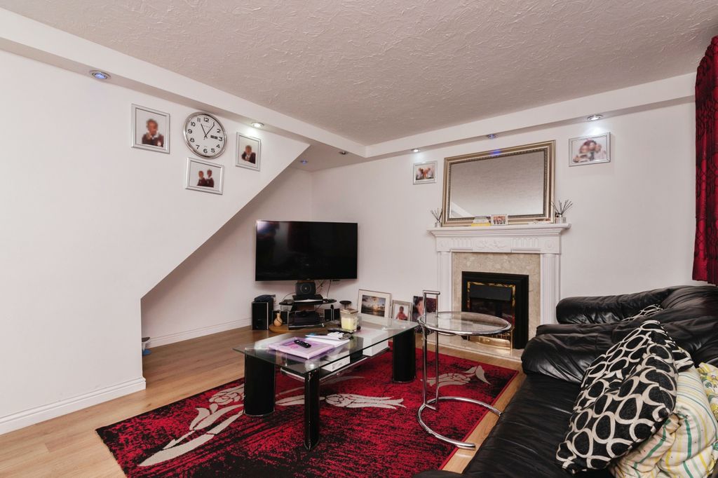 Property photo 2 of 16 Photography