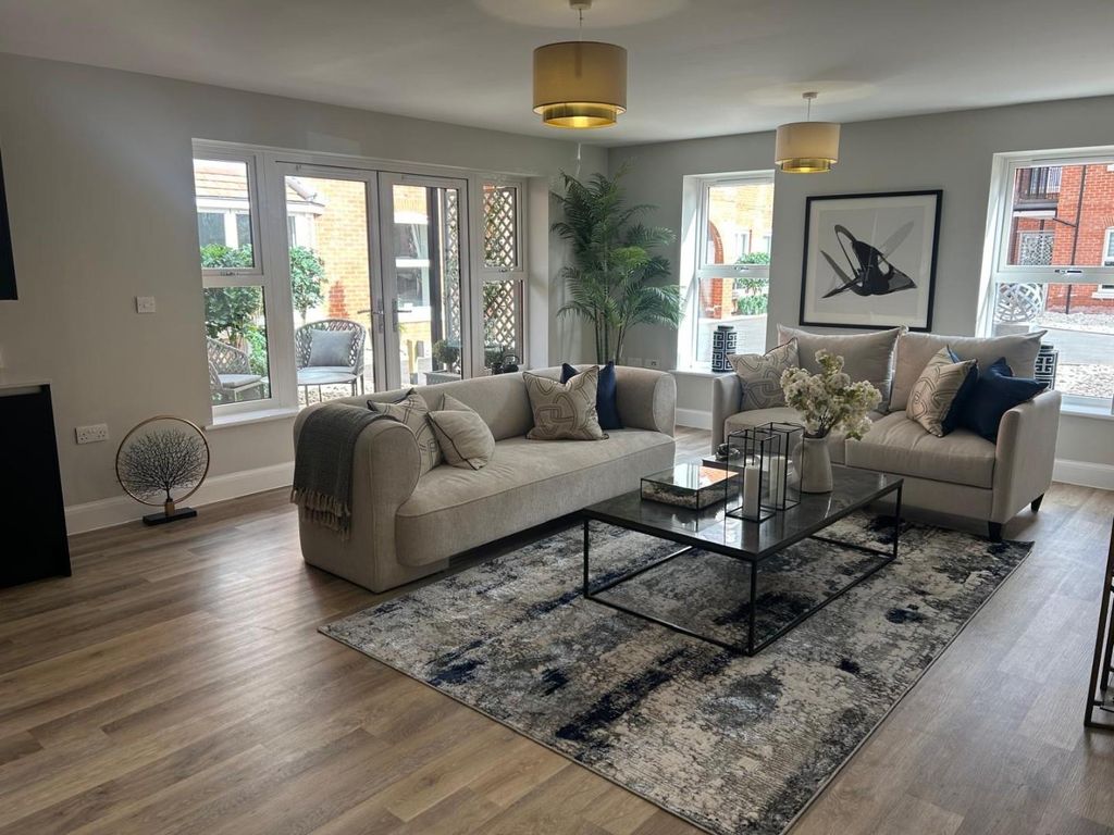 Property photo 2 of 9