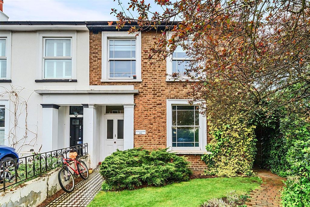 Property photo 1 of 9