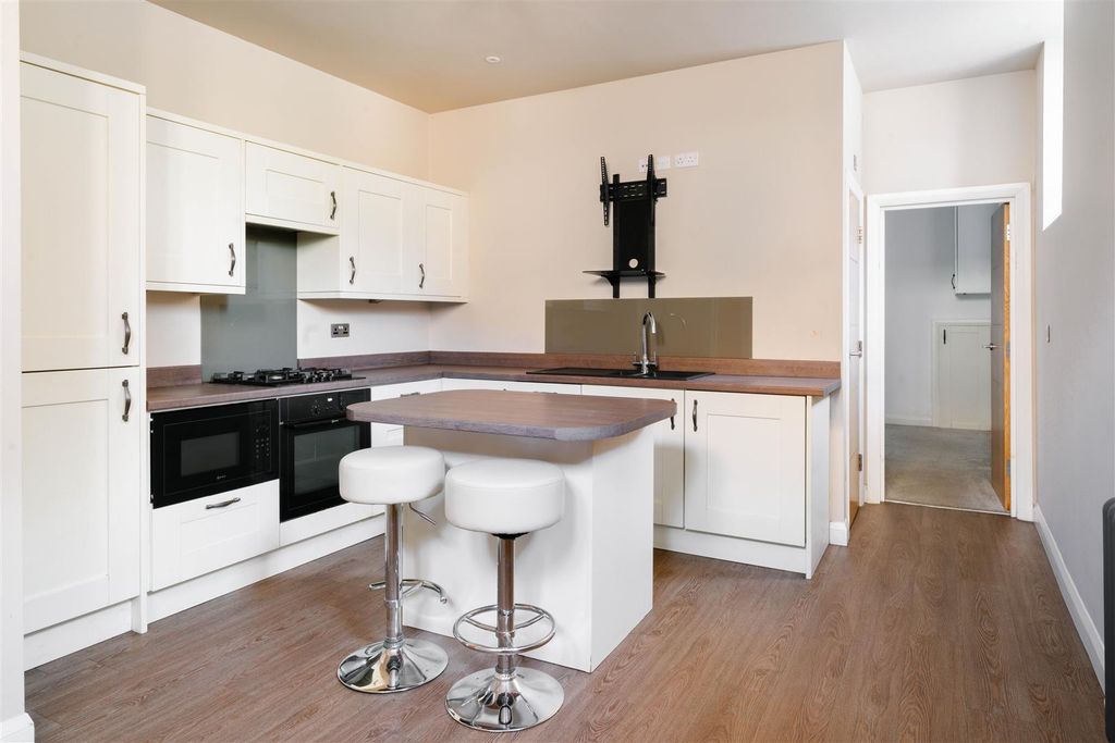 Property photo 2 of 9 Kitchen.Jpg