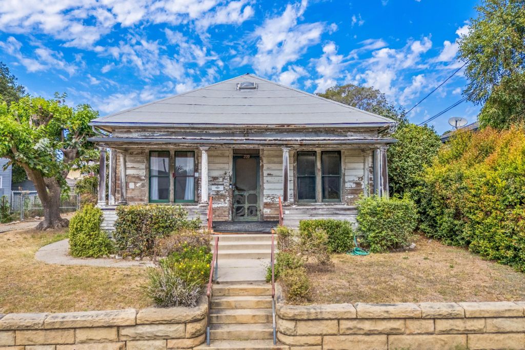 Property photo 1 of 10