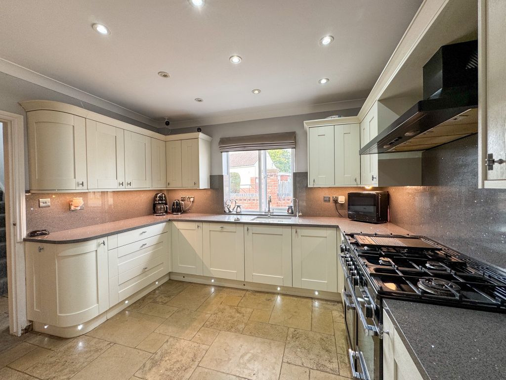 Property photo 3 of 33 Img_5089