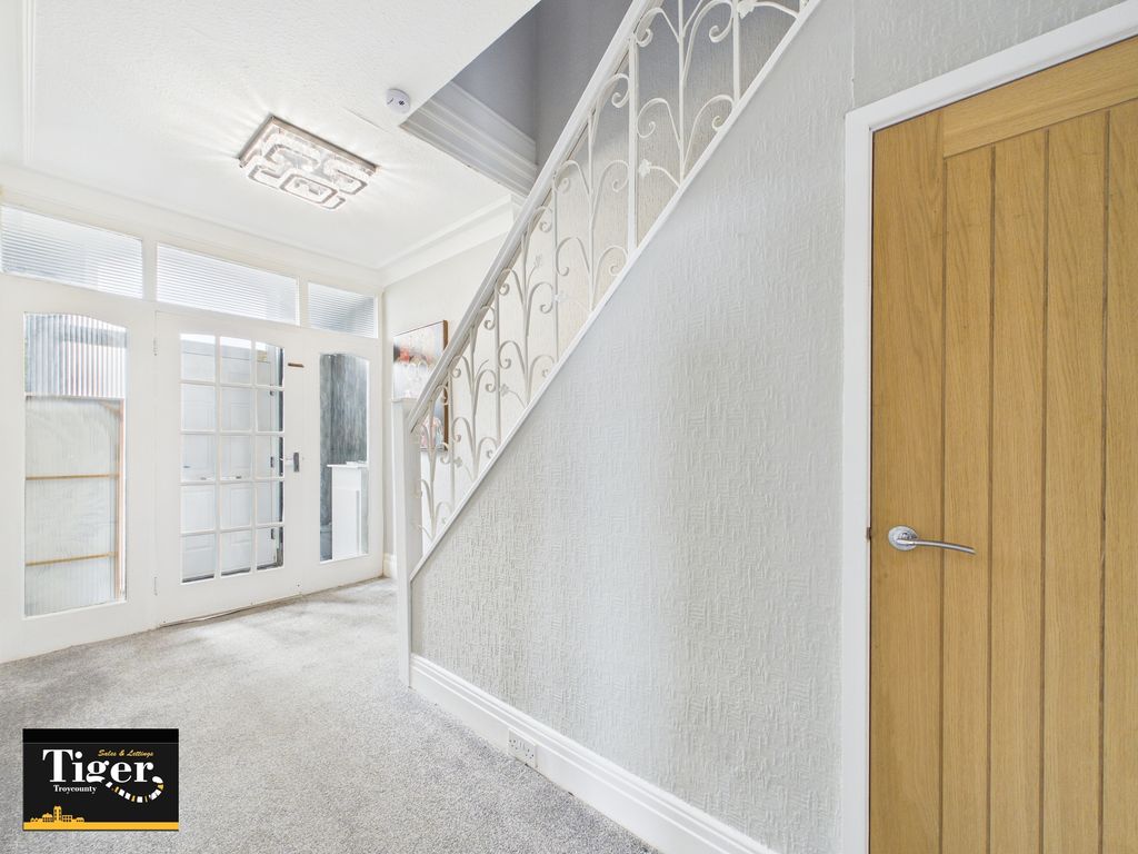 Property photo 3 of 25