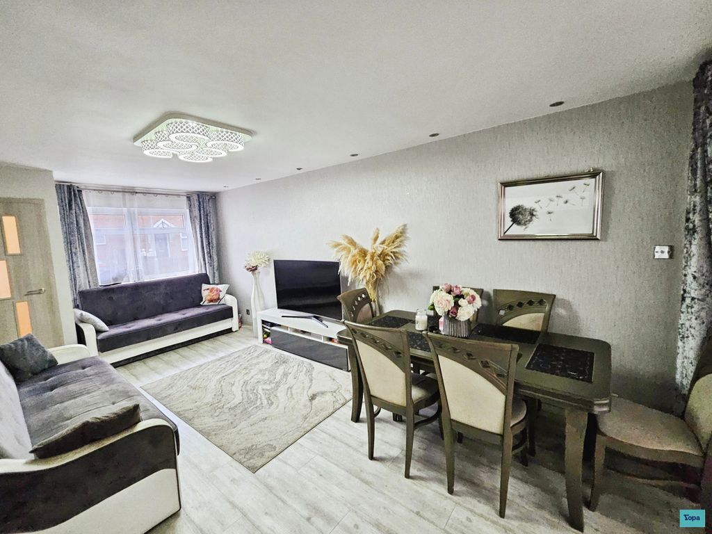 Property photo 2 of 15 Lounge/Diner