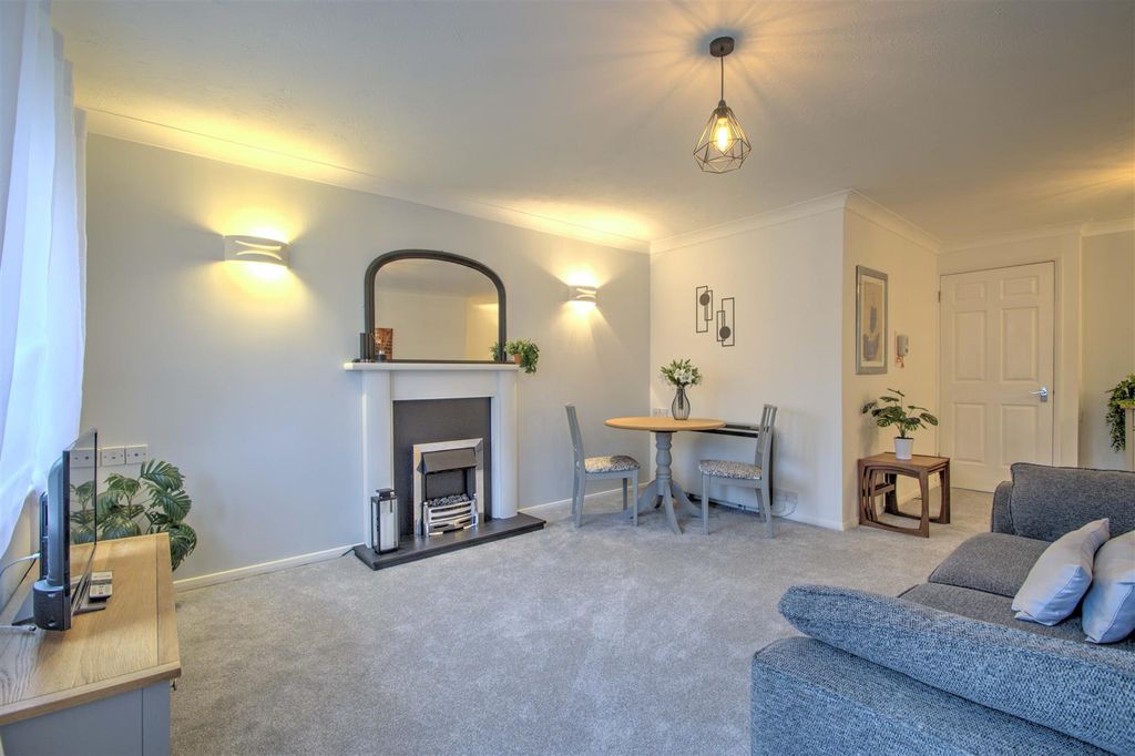 Property photo 2 of 10 Reception Room