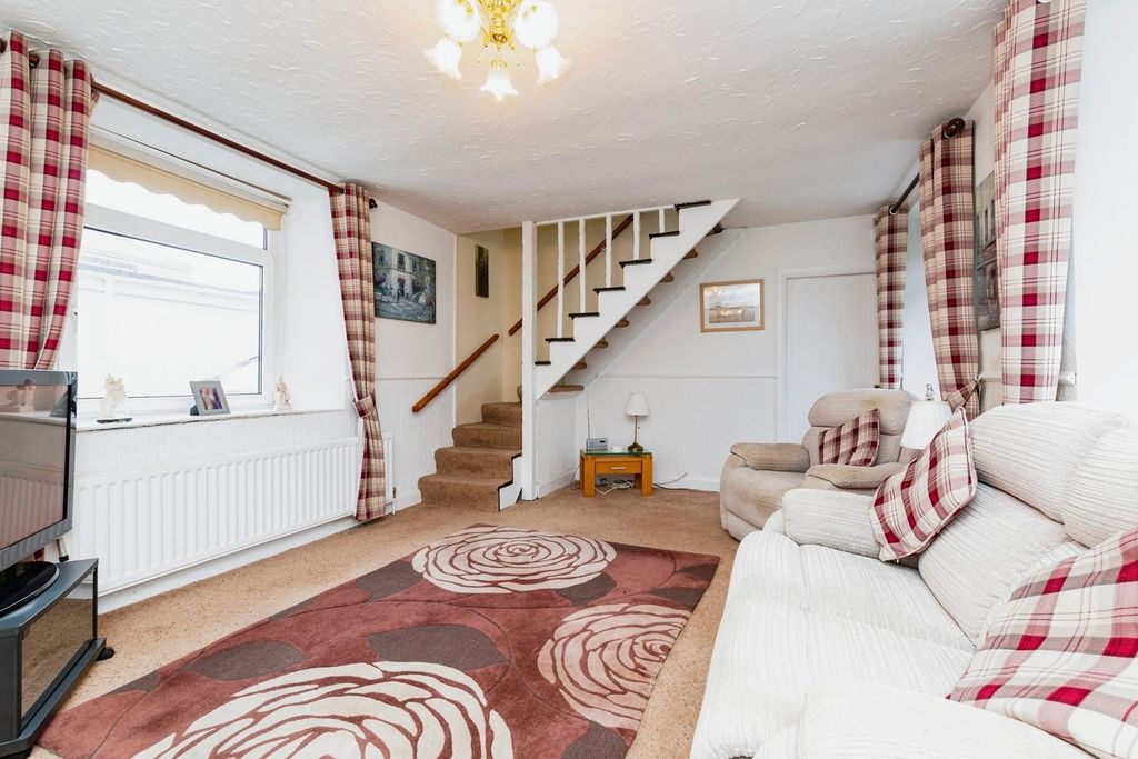 Property photo 2 of 19
