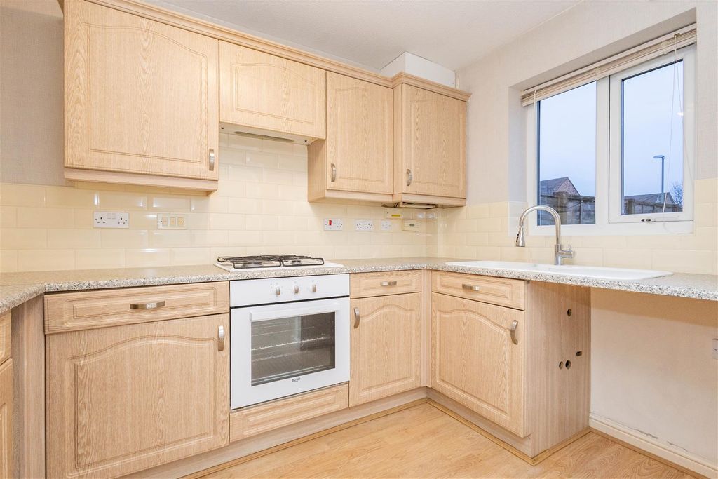 Property photo 2 of 14 Kitchen