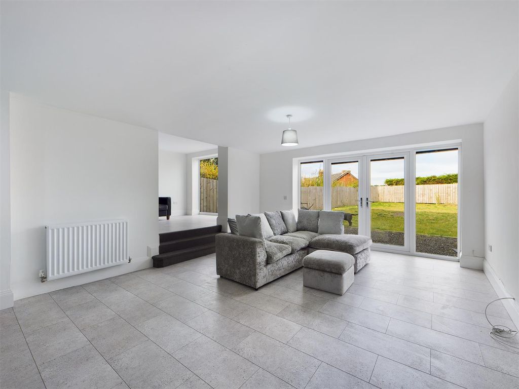 Property photo 3 of 16 Cam00148P1-Pr0144-Still03.Jpg