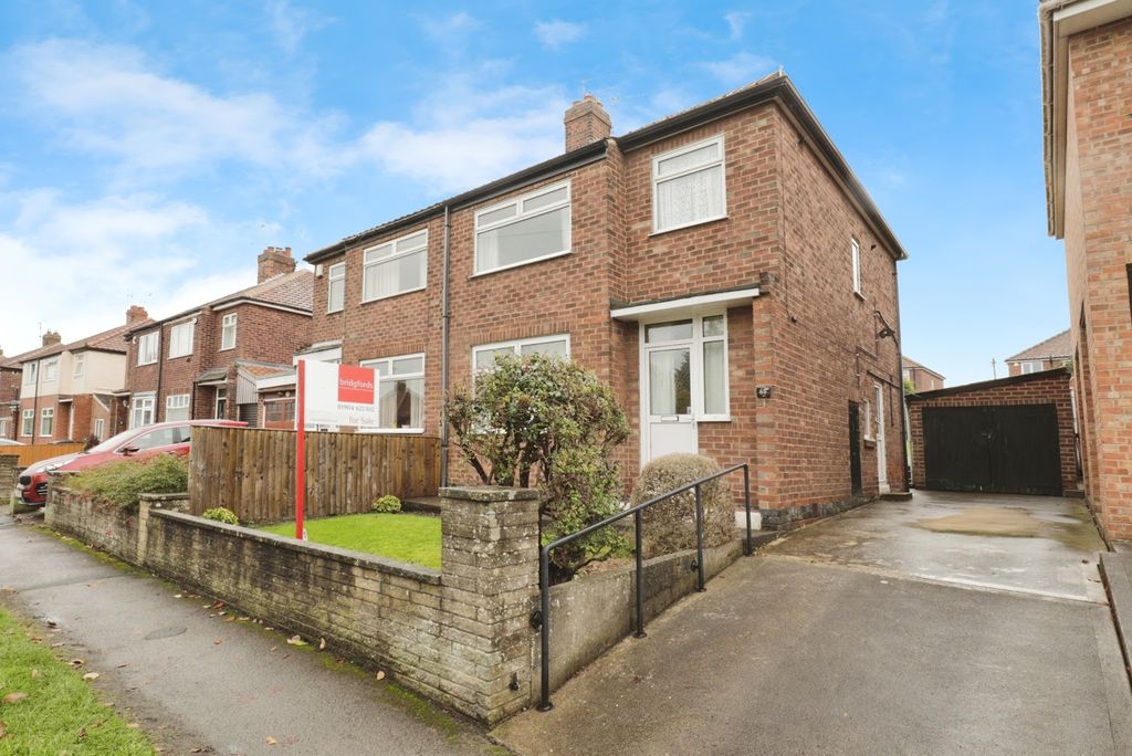 Property photo 1 of 13 External (Front)