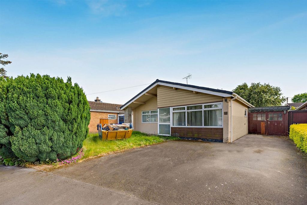 Property photo 1 of 15 8693550-Exterior05-800.Jpg