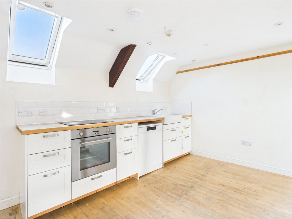 Property photo 3 of 15 Picture No. 04