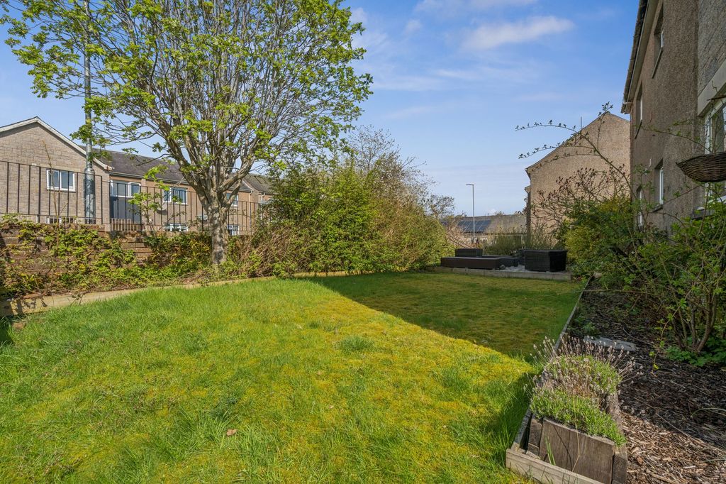 Additional image 12 of 2 bed flat for saleSt. Valery Drive, Stirling FK7