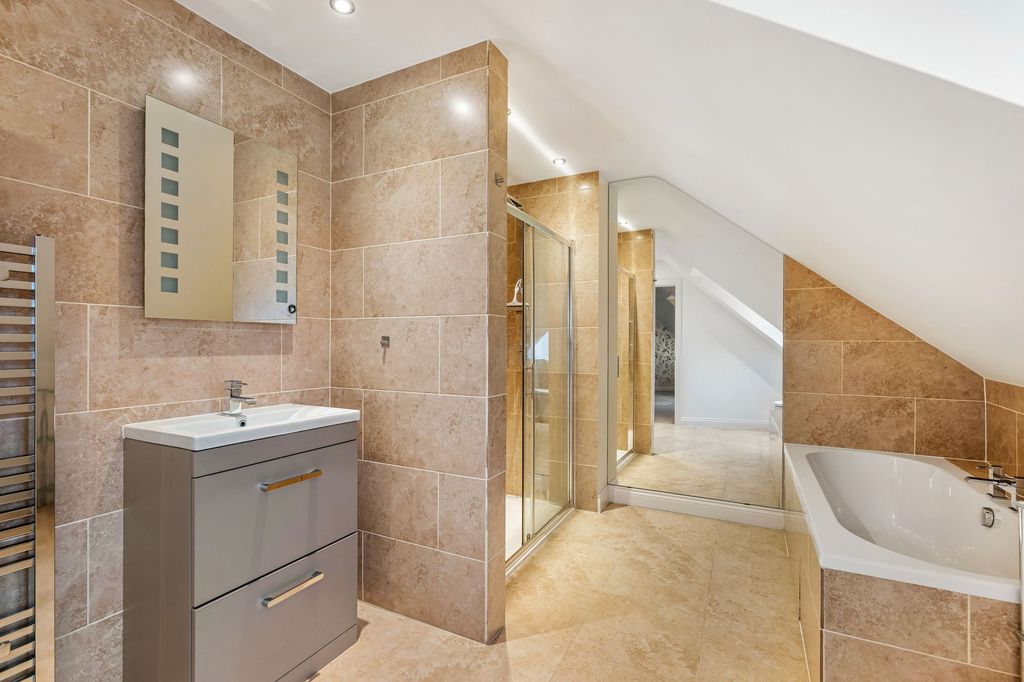 Additional image 34 of 6 bed end terrace house for saleShelley Place, The Colosseum, Lincoln LN1