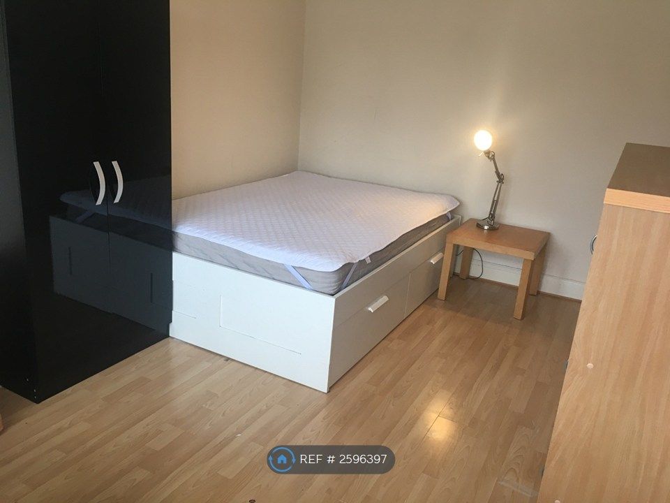 Property photo 1 of 4 Double Bedroom