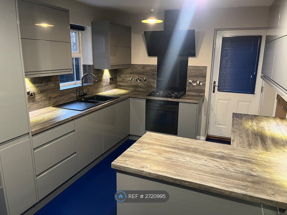 Property photo 3 of 27