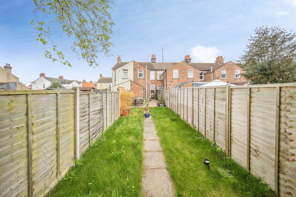 Property photo 2 of 12