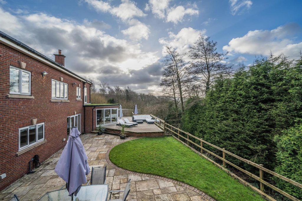 Property photo 3 of 39 (Main)