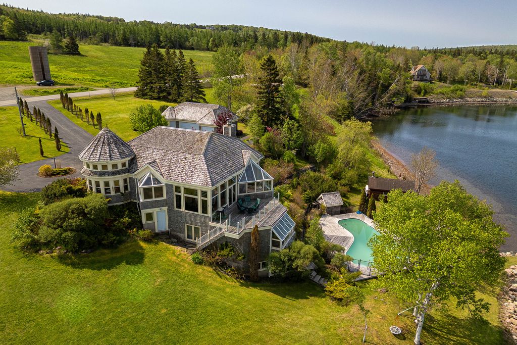 Property photo 2 of 52