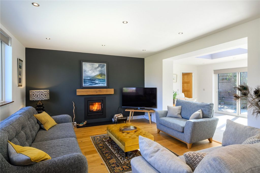 Property photo 3 of 28 Picture No. 03