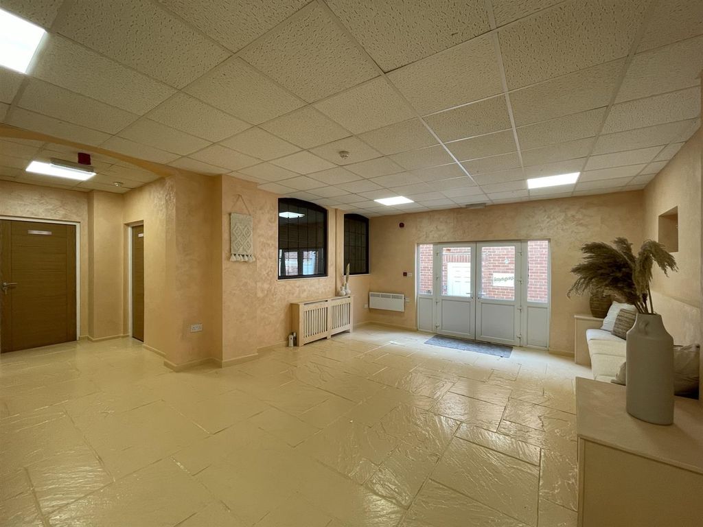 Property photo 2 of 11 Reception