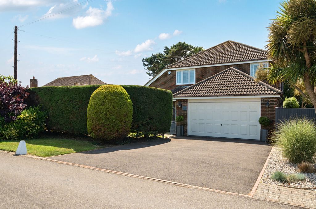 Property photo 1 of 17 1481383-73-6A3561...