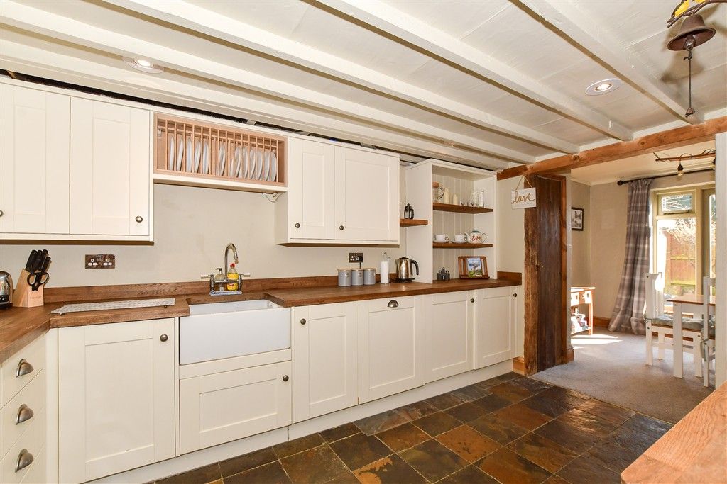 Property photo 2 of 10 Kitchen