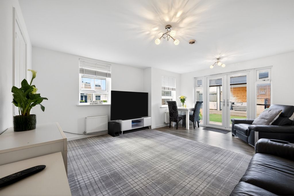 Property photo 3 of 20