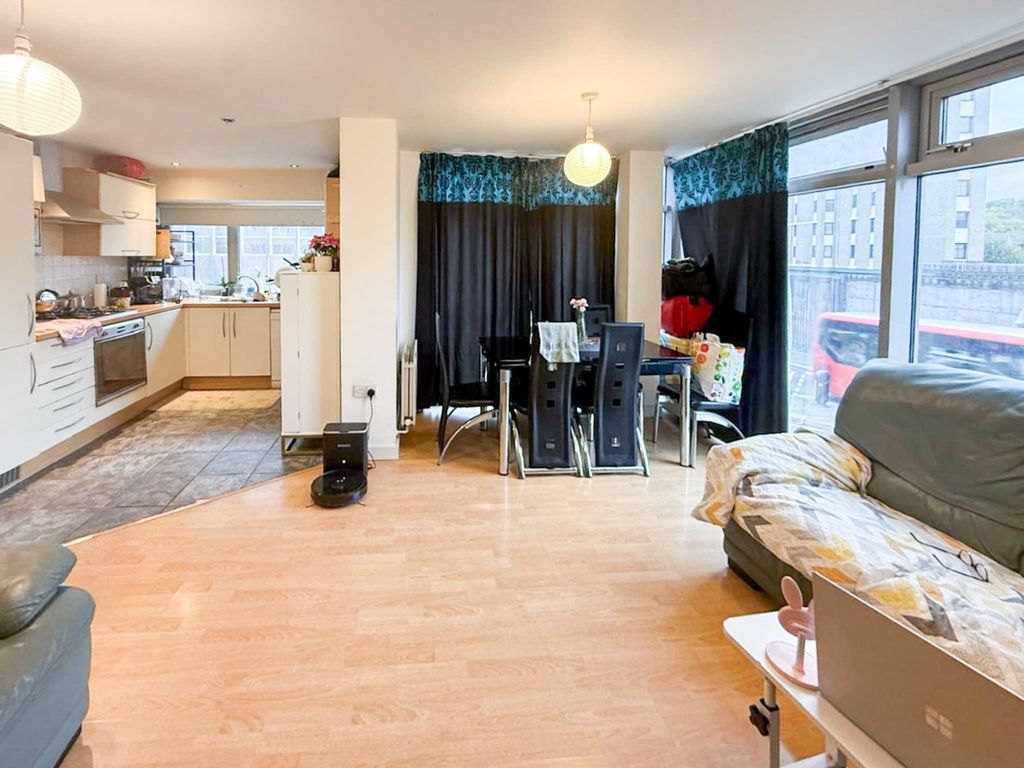 Property photo 2 of 6 4557601