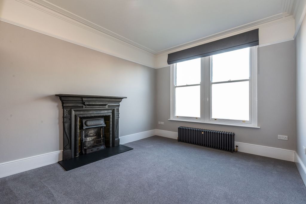 Property photo 3 of 13 Duncombe-Hill-001