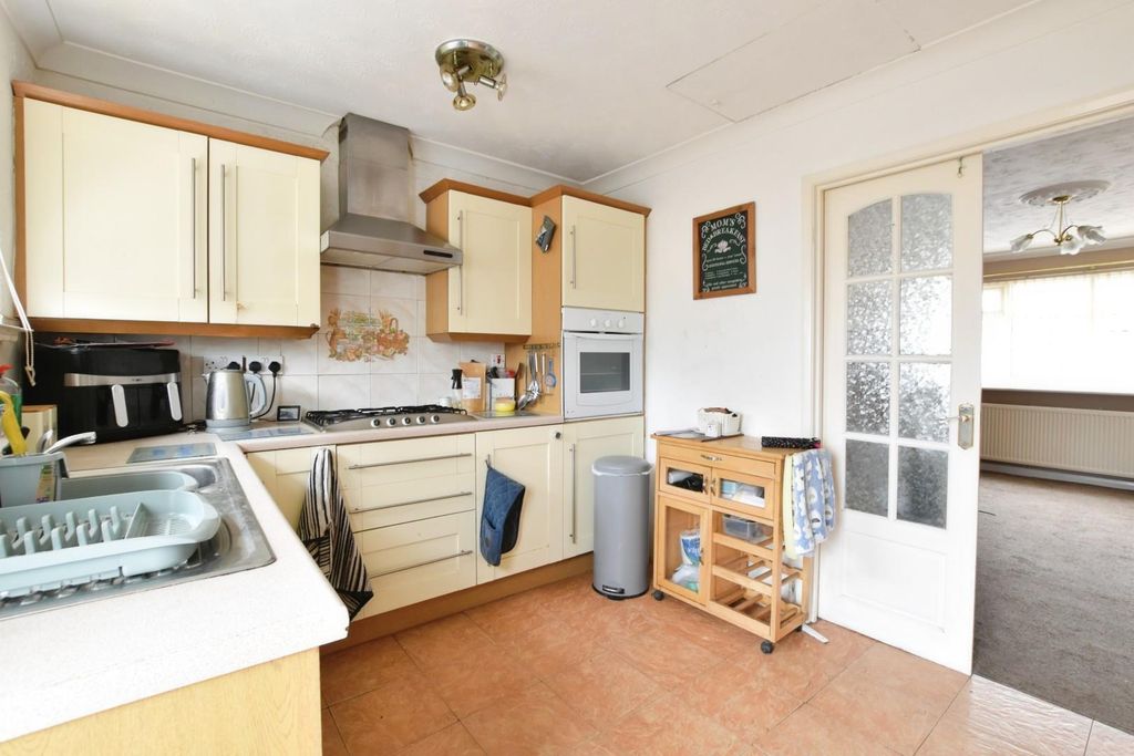 Property photo 3 of 14
