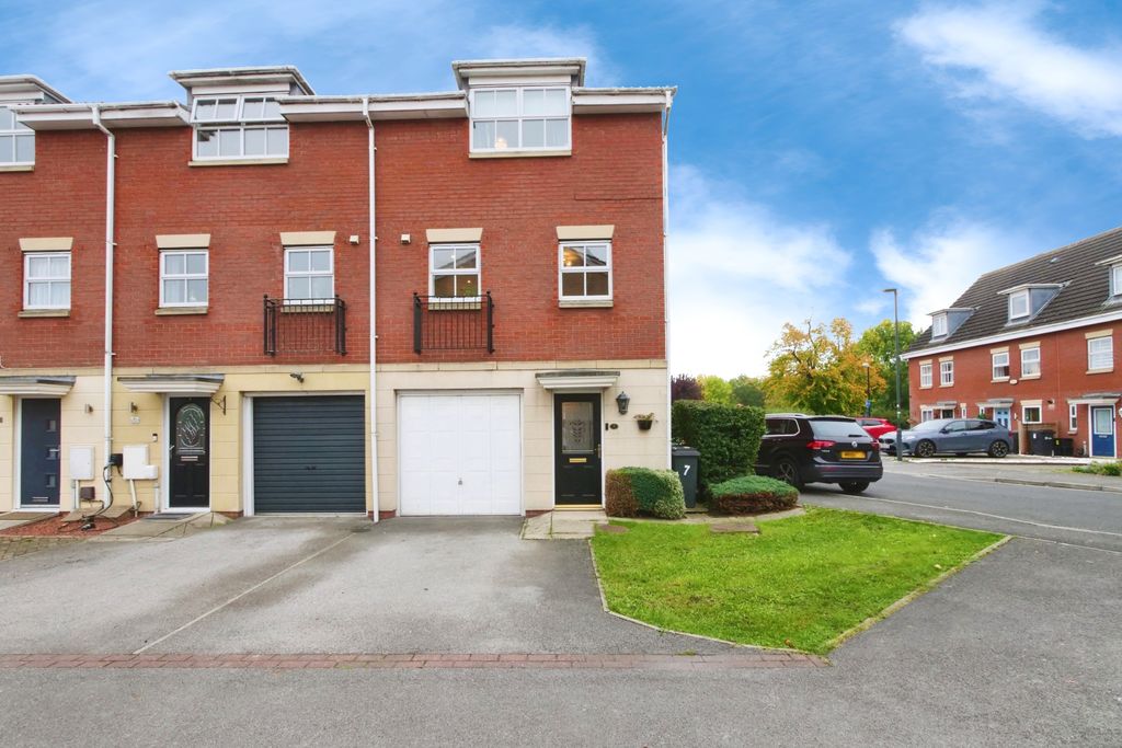 Property photo 1 of 15 Outside