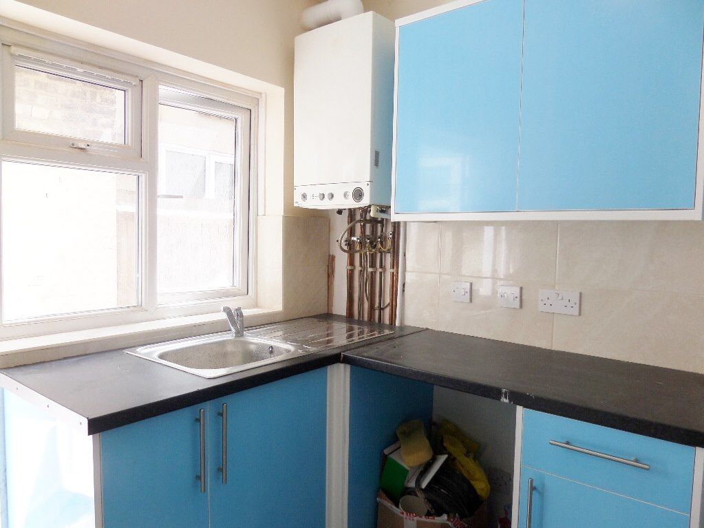 Property photo 1 of 5 Kitchen 2