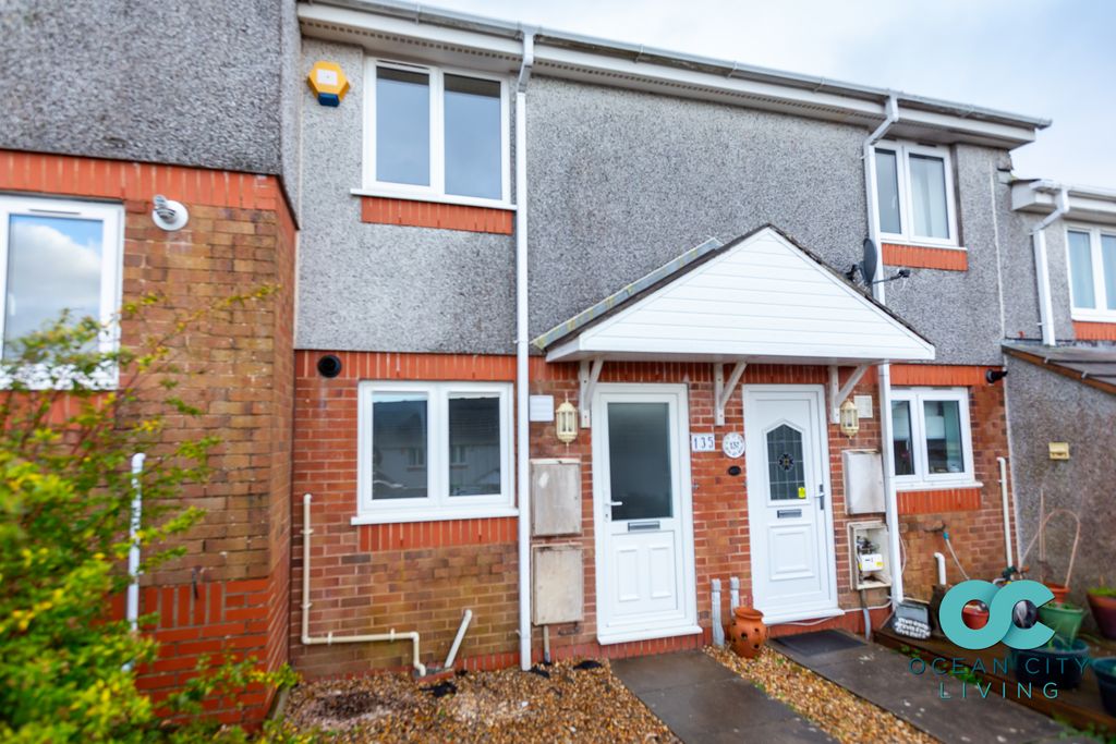 Property photo 1 of 17 Front Aspect