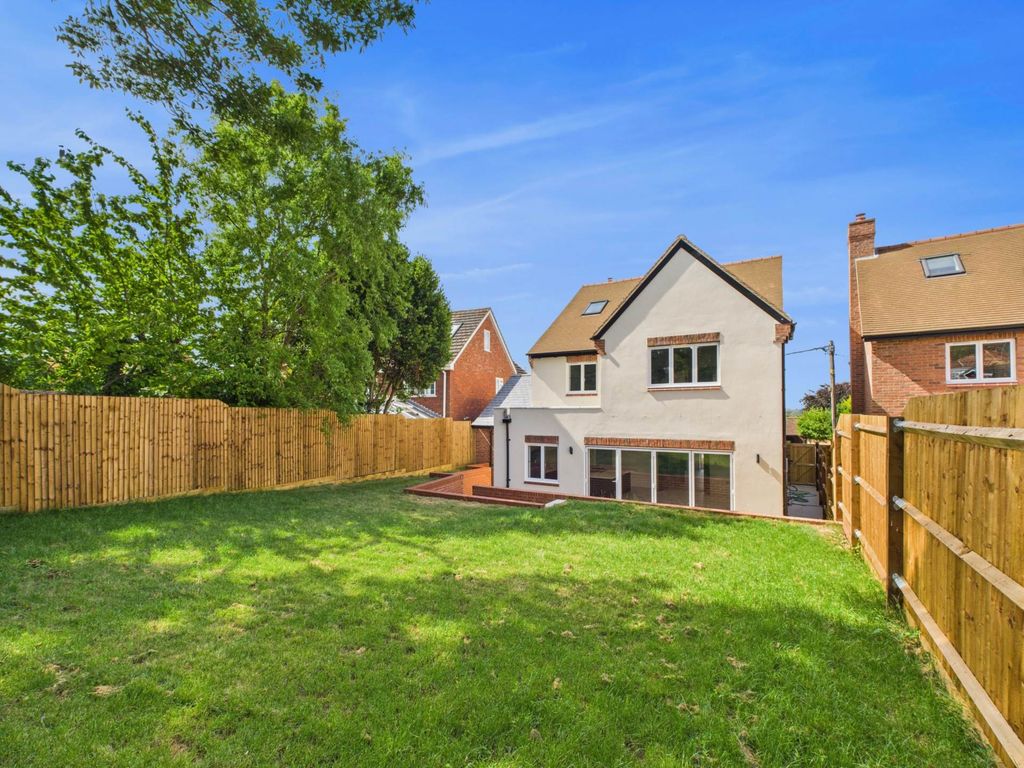 Property photo 2 of 23