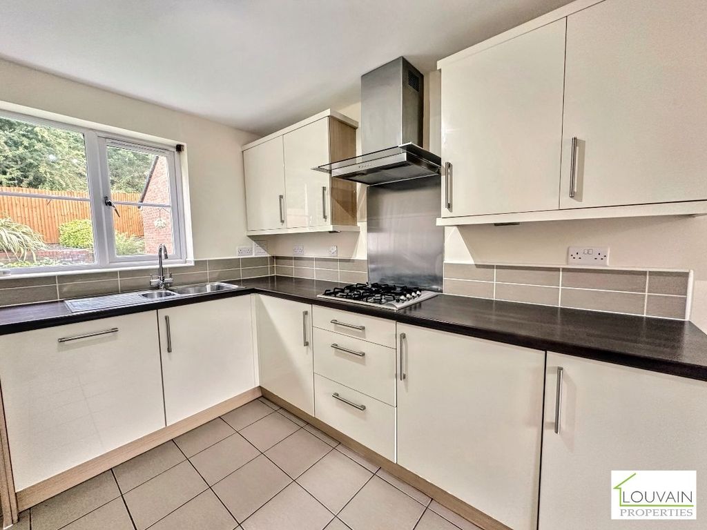 Property photo 3 of 28