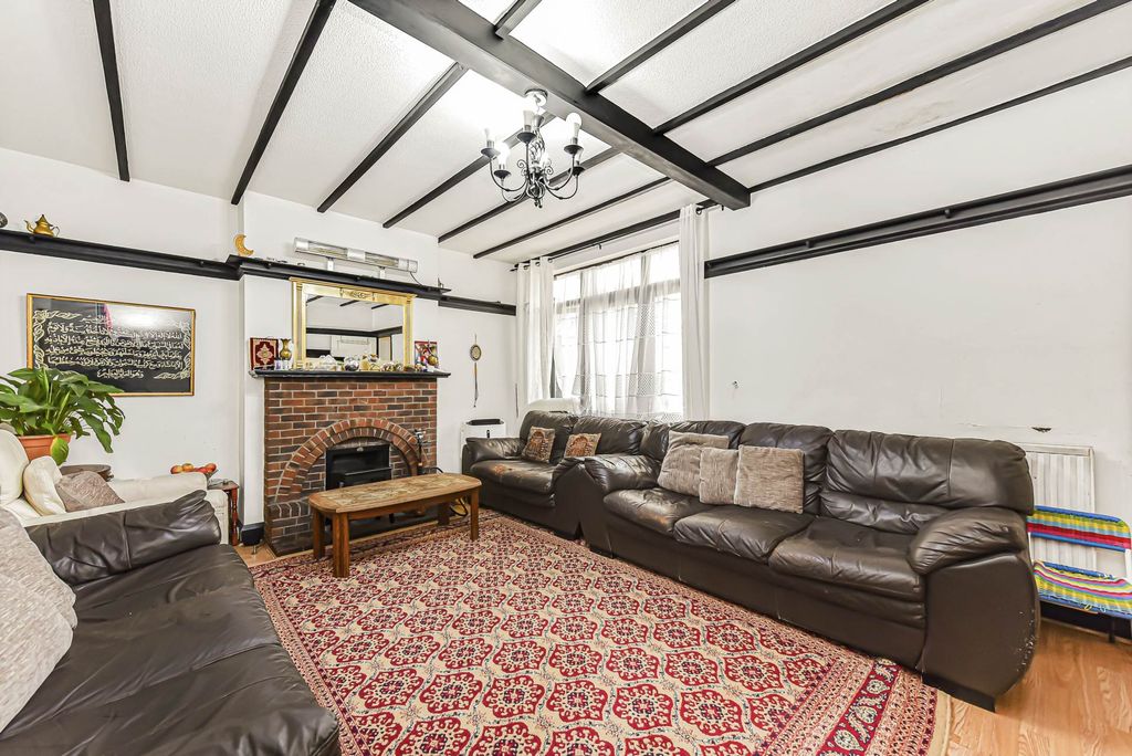 Property photo 3 of 13