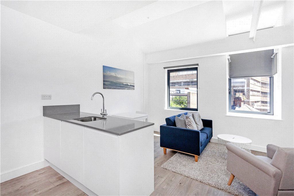 Property photo 1 of 10 Kitchen