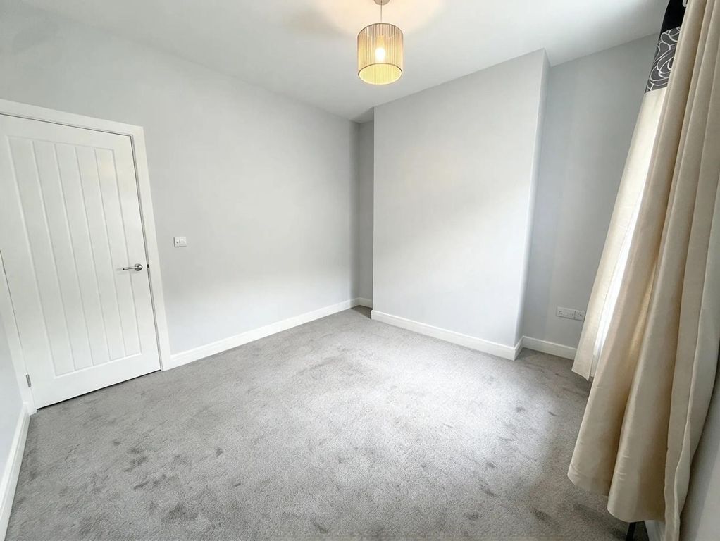 Property photo 3 of 11 Living Room