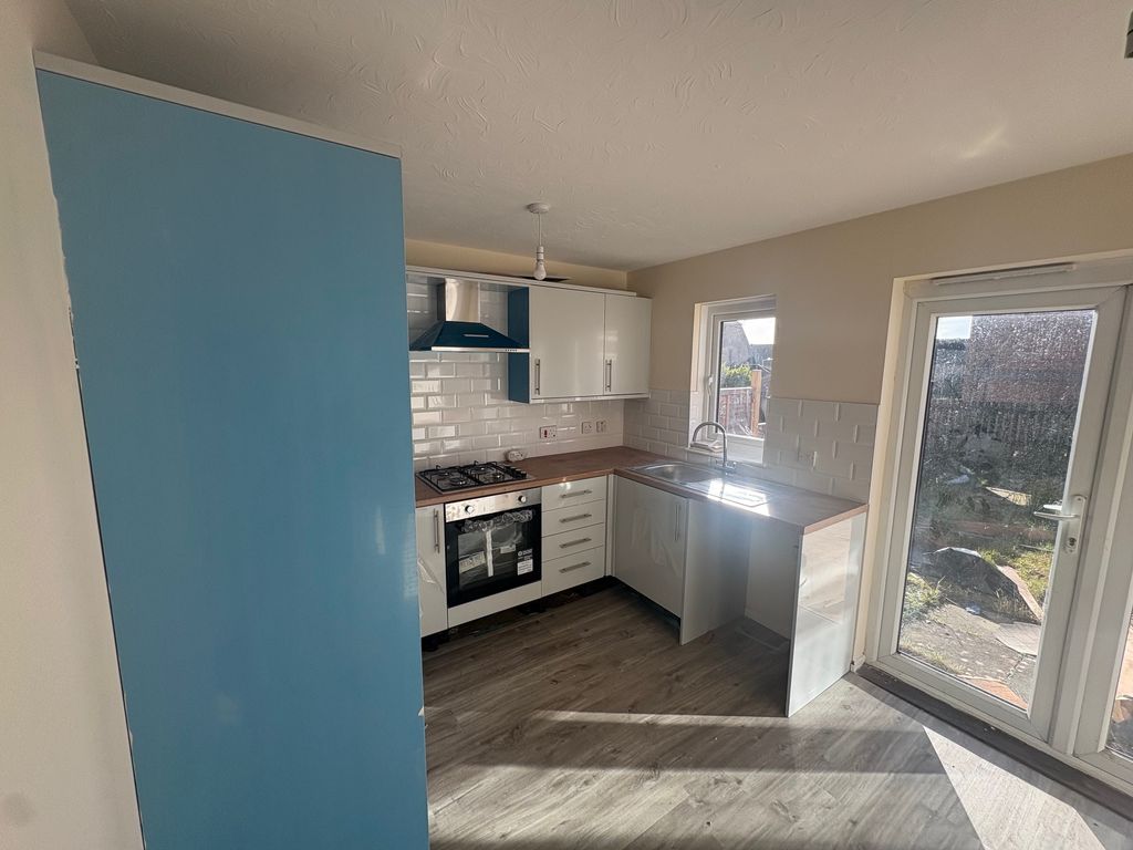 Property photo 3 of 7 Balcony