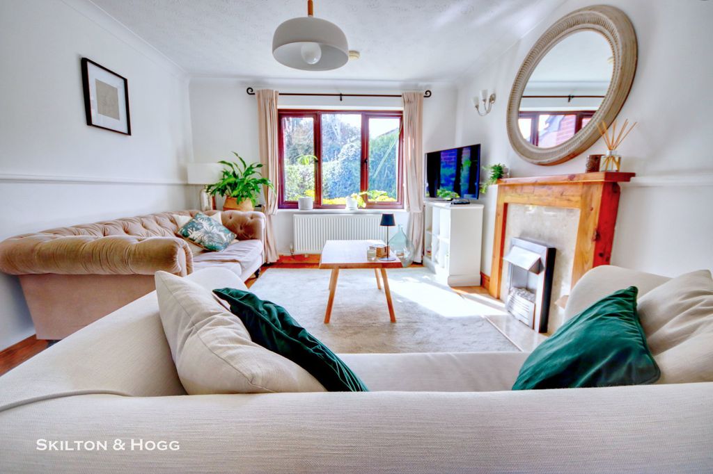 Property photo 3 of 21