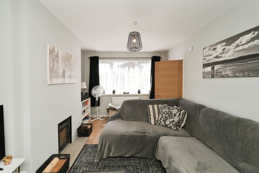 Property photo 3 of 17