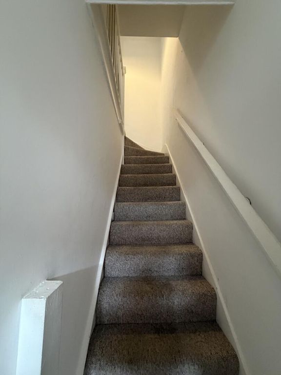 Property photo 2 of 6 Landing