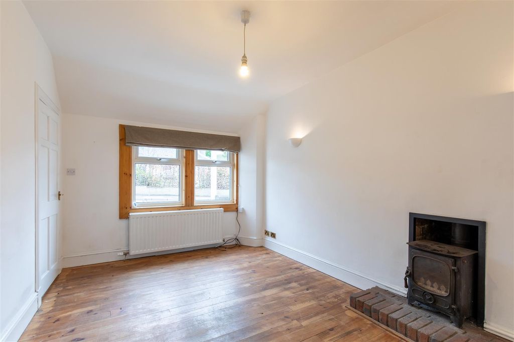 Property photo 3 of 17 S005.Jpg