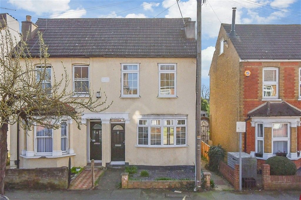 Property photo 2 of 11 External Web