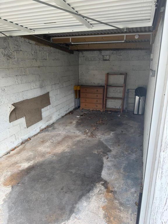 Property photo 2 of 2 Garage