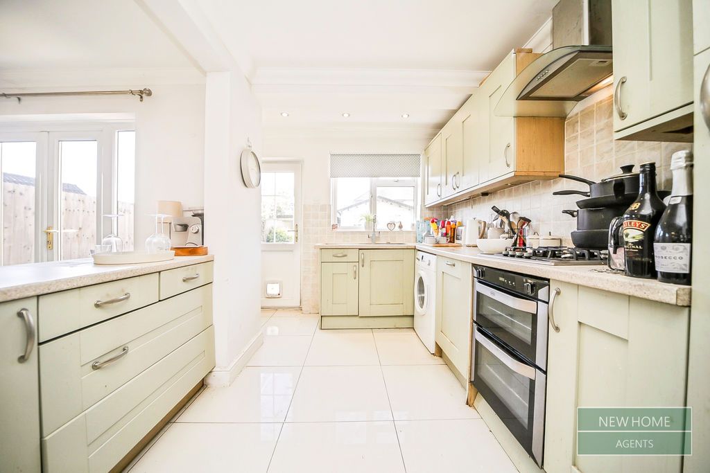 Property photo 2 of 20 Photo 12