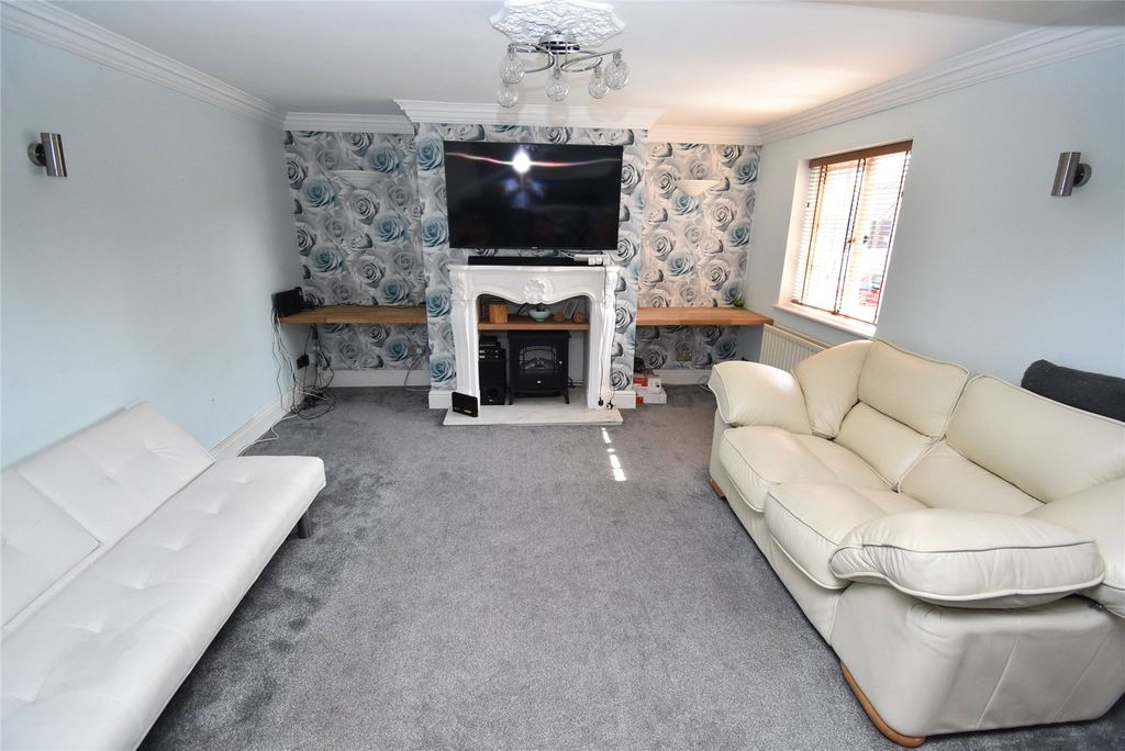 Property photo 2 of 15 Picture No. 14