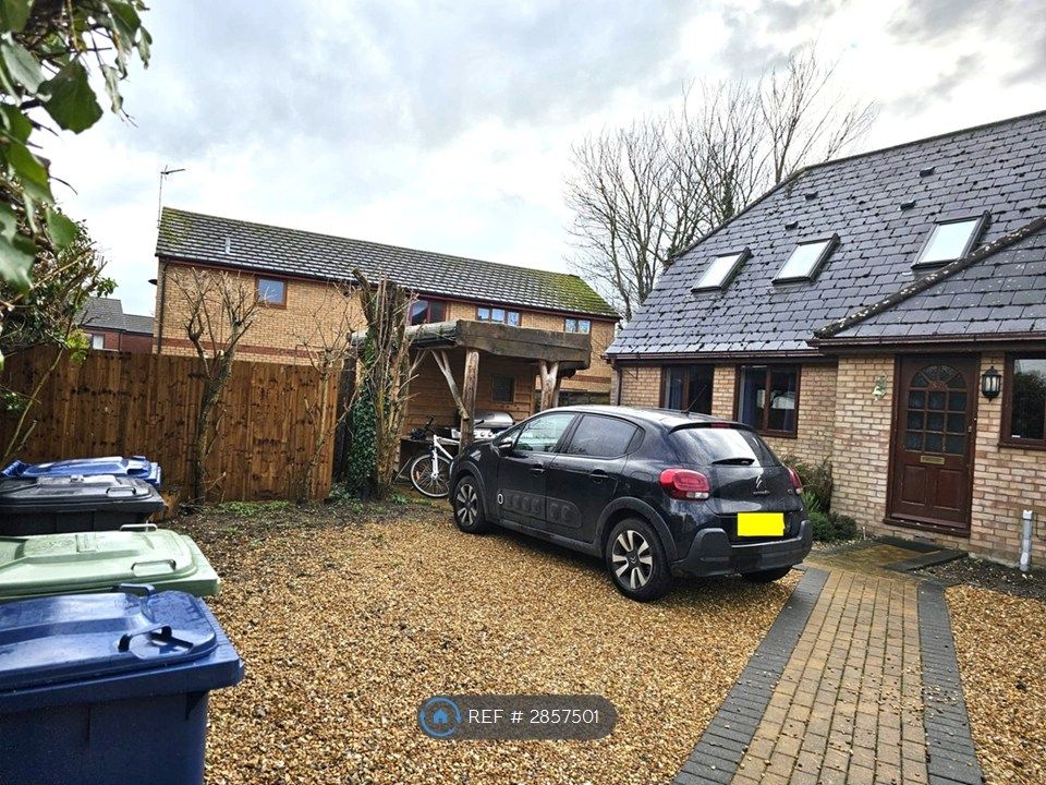 Property photo 1 of 23 Unique 3-4 Bed House In Great Location