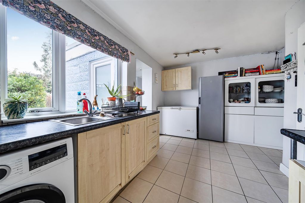 Property photo 3 of 21 1411270-5-699874A2E4992.Jpg