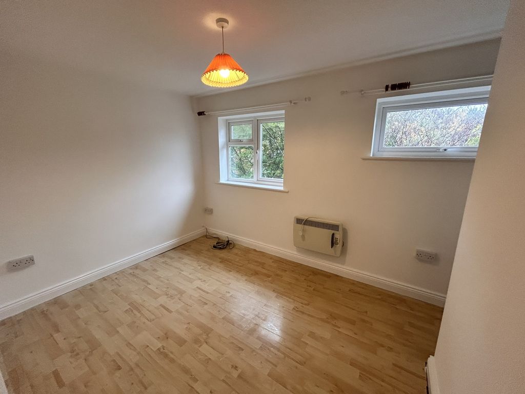 Property photo 3 of 8 Img_9096